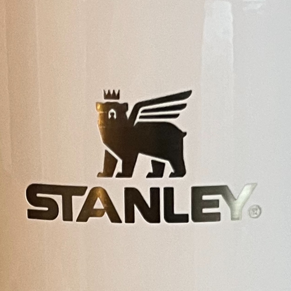 NEVER USED-Rare pale pink-40oz Stanley
